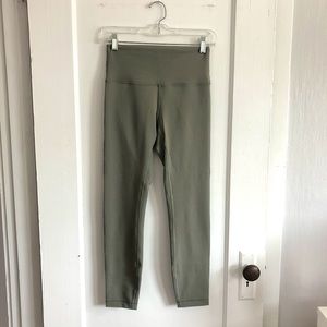 Wunder train high rise grey sage